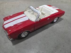 lot 211 image: 1972 Chevelle Die Cast Model