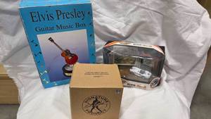 lot 250 image: Lot of Elvis collectibles