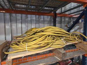lot 119 image: Pallet of air hoses