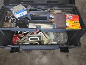 lot 129 image: Toolbox of random misc