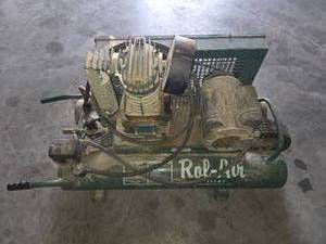 lot 137 image: Air Compressor