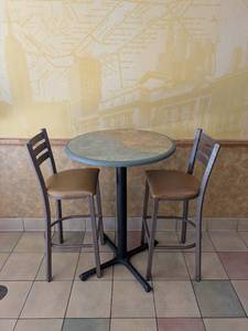 lot 5 image: COMMERCIAL HIGHTOP ROUND DINING TABLE W HIGHTOP CHAIRS (2)