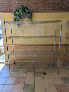 lot 25 image: METRO 4-TIER METAL RACKING