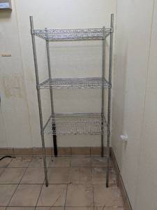 lot 31 image: METRO 3-TIER METAL RACKING