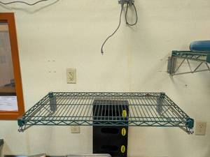 lot 44 image: METRO WALL MOUNTED WIRE SHELF