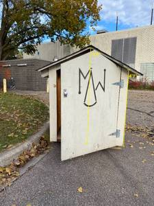 lot 18ET image: Small Shed (590239)