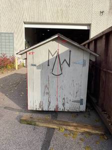 lot 17ET image: Small Shed (590240)