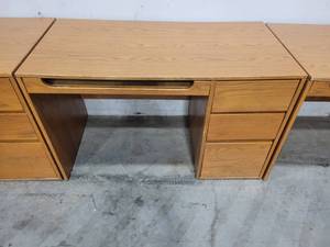 lot 3SK image: Lot of 20 Identical Desks