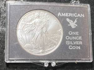 lot 17 image: 2024 AMERICAN SILVER EAGLE 1 TROY OZ .999 FINE SILVER IN CASE