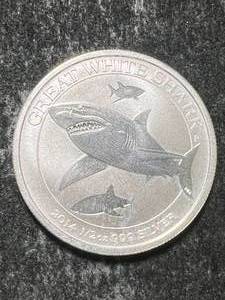 lot 38 image: 2014 AUSTRALIAN SHARK HALF TROY OZ .999 FINE SILVER