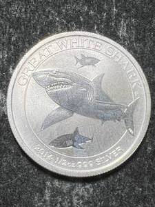 lot 57 image: 2014 AUSTRALIAN SHARK HALF TROY OZ .999 FINE SILVER