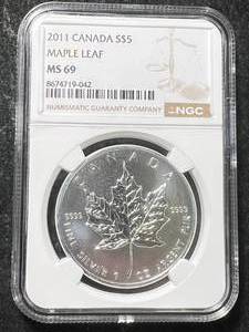 lot 63 image: 2011 CANADIAN MAPLE LEAF 1 TROY OZ .9999 FINE SILVER NGC MS69