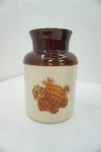 lot 7 image: Vintage McCoy Festive Fruits Canister