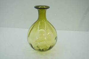 lot 36 image: Large Empoli Style Green Glass Vase 14 tall