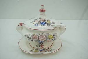 lot 48 image: Vintage Royal Sealy Soup Tureen Set