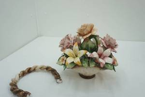 lot 51 image: Vintage Capodimonte Porcelain Flower Basket (broken handle)