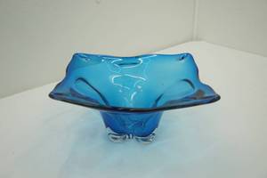 lot 92 image: Vintage Art Glass Sommerso Console Bowl in Blue