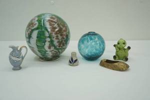 lot 105 image: Vintage Pieces, Glass, Ceramic, Brass