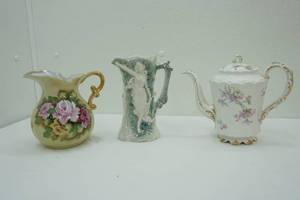 lot 120 image: AntiqueVintage Teapots & Pitchers