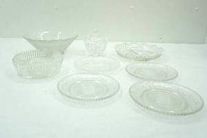 lot 124 image: Vintage Crystal, Anchor Hocking Hobnail Moonstone Dish and more