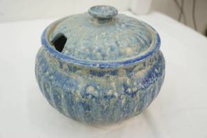 lot 130 image: Vintage Blue Stoneware Lidded Dish