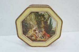 lot 143 image: Vintage 2-Sided Sunshine Biscuits Tin Tray