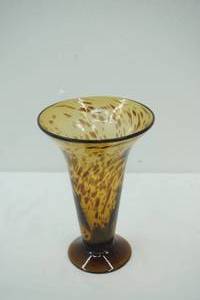 lot 151 image: Vintage Murano-Style Hand-Blown Art Glass Vase