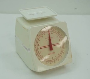 lot 154 image: Vintage Salter No. 120 Kitchen Scale