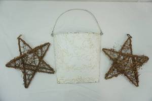 lot 155 image: Wicker Stars (2ct) & Metal hanging Letter basket