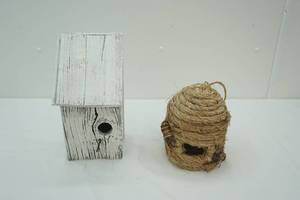 lot 163 image: Decorative Birdhouse & Decorative Skep Beehive made from Woven Straw