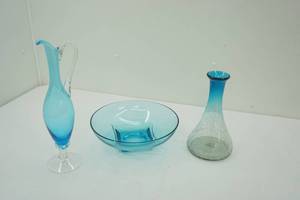lot 167 image: Vintage Empoli Glass Decanter Hazel Atlas Capri Blue Salad Bowl Crackle Glass Vase Blue Ombre