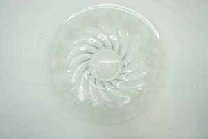 lot 177 image: Vintage Etched Glass Serving Platter 13.5