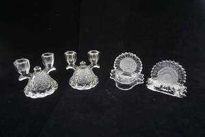 lot 201 image: Vintage Imperial Glass Lace Edge Candle Holders (2ct) Sunflower Tea Light Votive Candle Holders (2ct)
