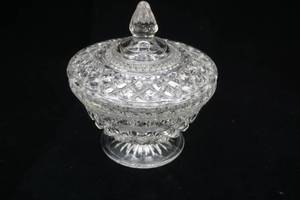 lot 202 image: Vintage Hollywood Pressed Glass Footed Candy Dish with Lid