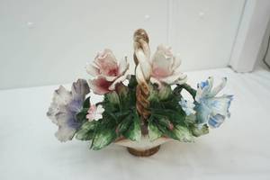 lot 207 image: Vintage Capodimonte Porcelain Flower Basket 10 tall