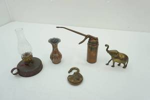 lot 234 image: Vintage Brass Collectibles & Small Oil Lamp