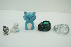 lot 235 image: Kitty Collectibles Clear & Green Sleeping Cat Glass Votives Cat & Bird Candle Snuffer