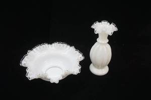 lot 188 image: Vintage Fenton Art Glass Silver Crest Ruffled Candy Dish