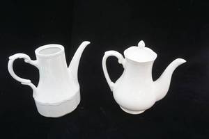 lot 249 image: (2ct) Ironstone Pitchers