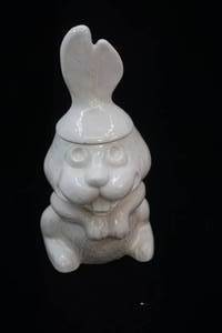 lot 252 image: Vintage McCoy Pottery Hocus Pocus Bunny Rabbit Cookie Jar