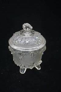 lot 259 image: Vintage Jeannette Glass Candy Dish with Lid 6 tall by 4 wide