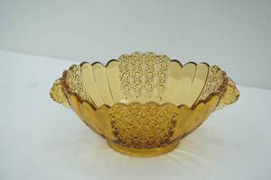 lot 292 image: Vintage Fenton Colonial Amber Daisy and Button Bowl