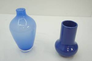 lot 298 image: Vintage USA Ceramic Vase 8x 3 LSA Blue Vase 10 tall