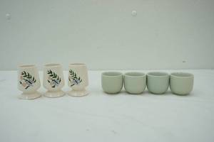 lot 315 image: Vintage China Tea Cups & 1982 Arrowhead Pottery Cups