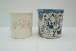 lot 316 image: Pfaltzgraff Canister (has chip) & Bunny Family Blue Sponge Art Pottery Crock