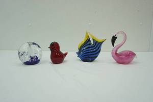 lot 321 image: Art Glass Paperweights and Figurines