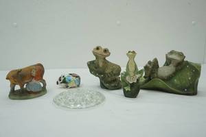 lot 326 image: Vintage Flower Frog and Other Collectible Figurines