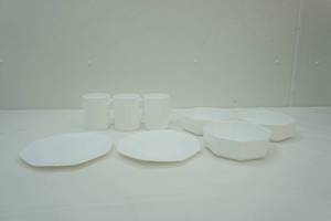 lot 331 image: Arcopal Novoctime White Milk Glass Octagon Bowls, Plates, Mugs