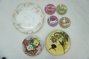 lot 339 image: VintageAntique Plates