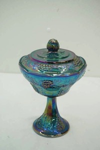lot 350 image: Vintage Carnival Glass Covered Compote Dish